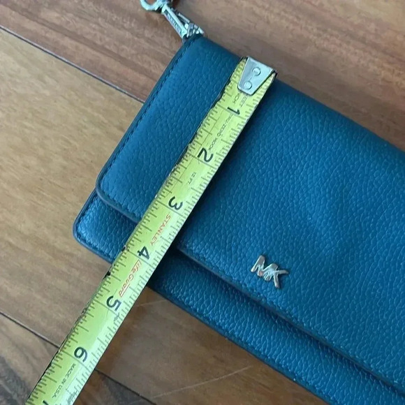 Michael Kors crossbody - Picture 11 of 11